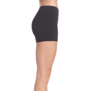 NWT ALO yoga Airbrush shorts - small